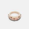 Armband med nitar