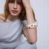 Armband med nitar