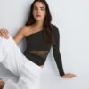 Asymmetrisk bodysuit med genomskinliga detaljer