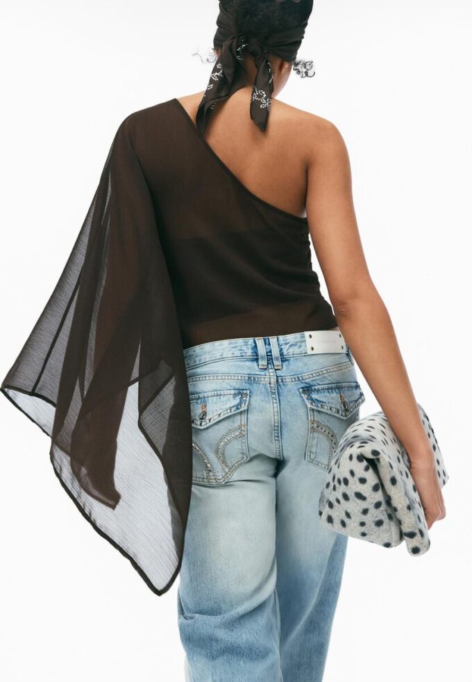 Asymmetrisk cape