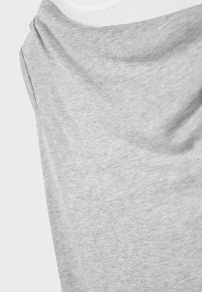Asymmetrisk dubbel T-shirt Asymmetrisk dubbel T-shirt