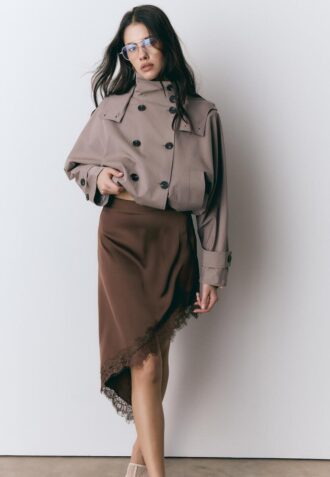 Asymmetrisk kjol i satin