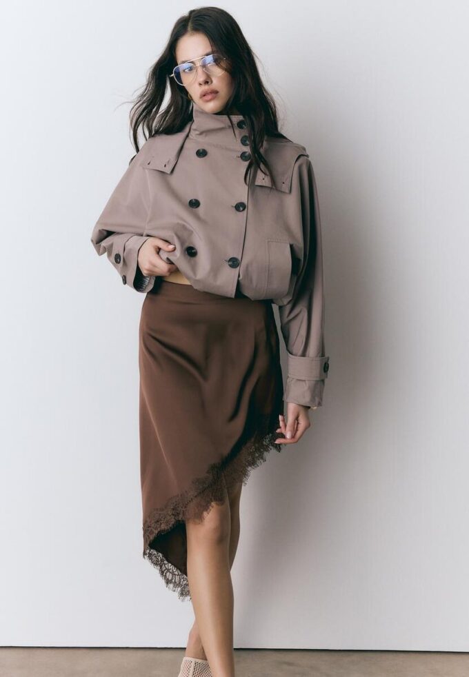 Asymmetrisk kjol i satin Asymmetrisk kjol i satin