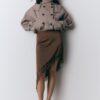 Asymmetrisk kjol i satin Asymmetrisk kjol i satin