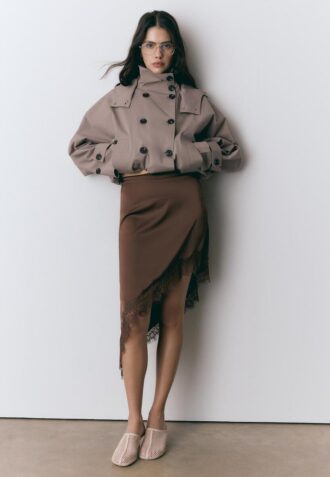 Asymmetrisk kjol i satin