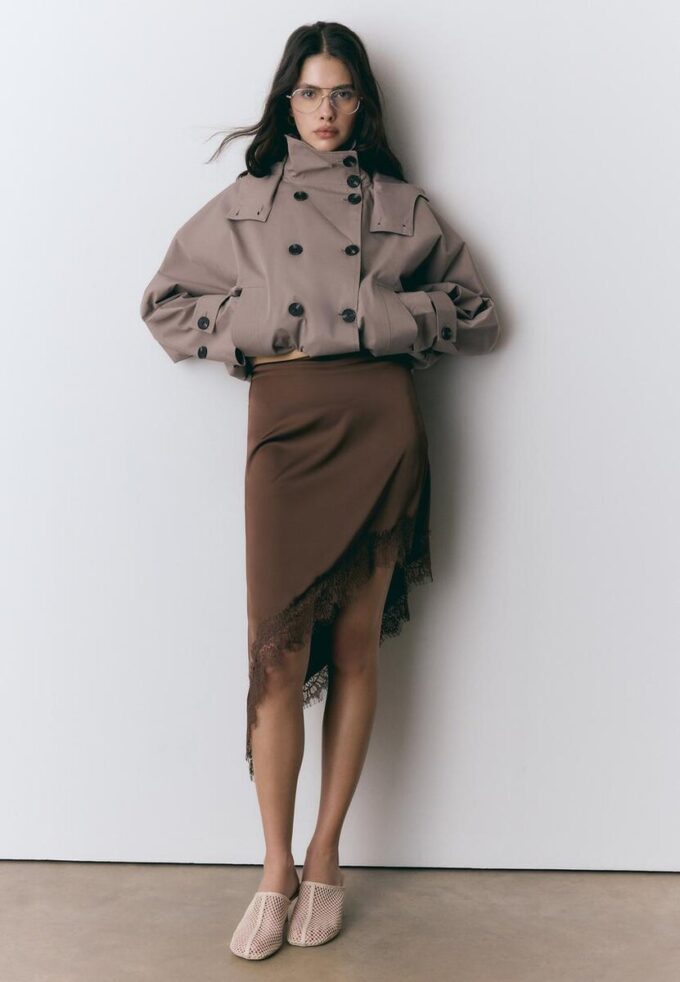 Asymmetrisk kjol i satin Asymmetrisk kjol i satin