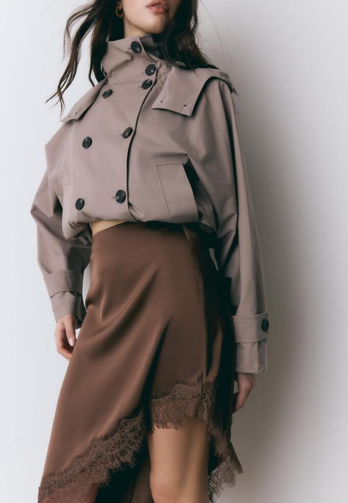 Asymmetrisk kjol i satin Asymmetrisk kjol i satin