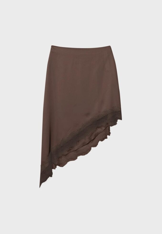 Asymmetrisk kjol i satin Asymmetrisk kjol i satin