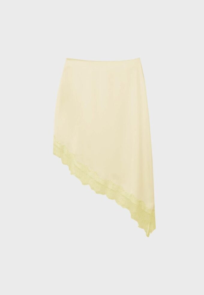 Asymmetrisk kjol i satin Asymmetrisk kjol i satin