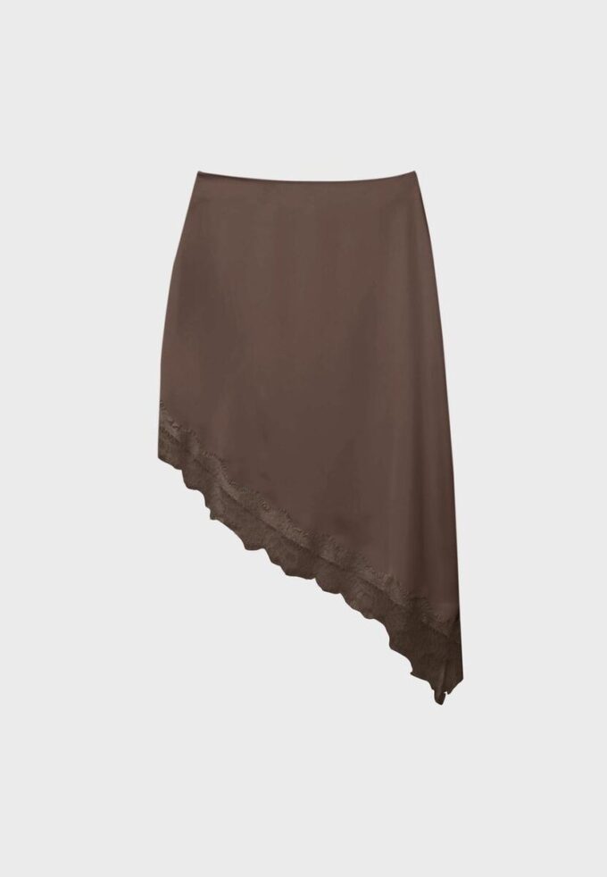Asymmetrisk kjol i satin Asymmetrisk kjol i satin