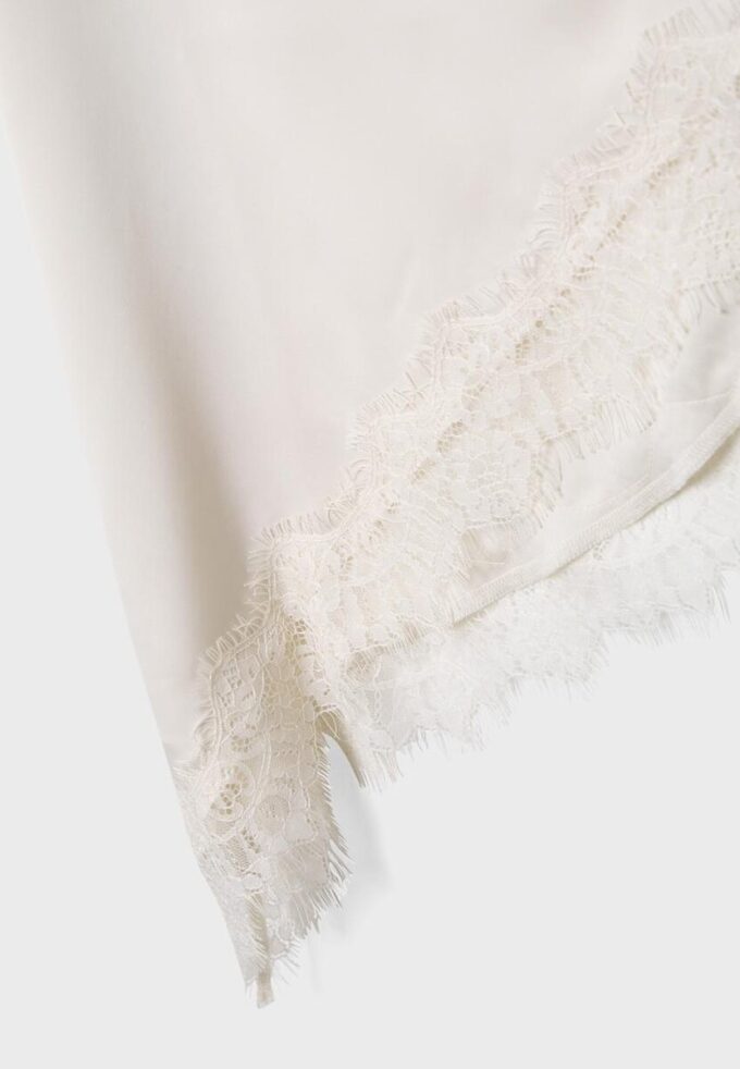 Asymmetrisk kjol i satin Asymmetrisk kjol i satin