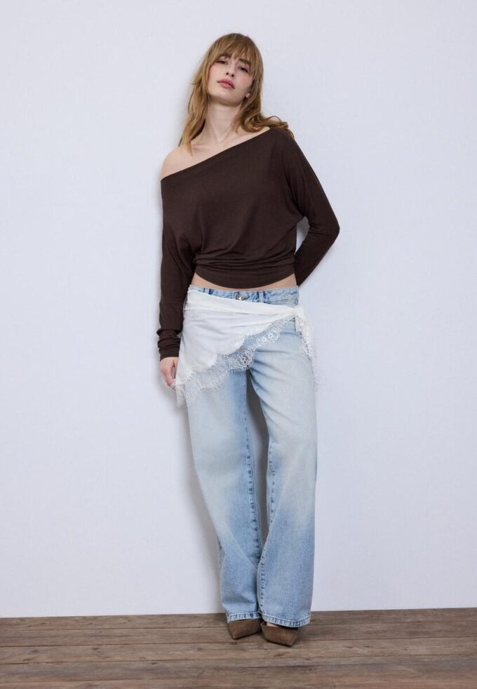 Asymmetrisk T-shirt i modal Asymmetrisk T-shirt i modal