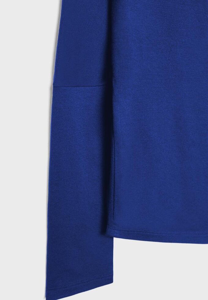 Asymmetrisk T-shirt i modal Asymmetrisk T-shirt i modal