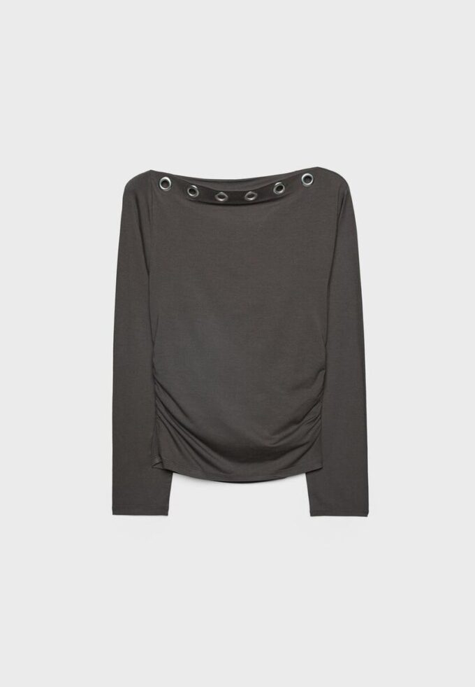 Asymmetrisk T-shirt med hål