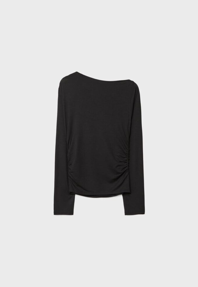 Asymmetrisk T-shirt med hål