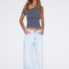 Asymmetrisk T-shirt med knappar Asymmetrisk T-shirt med knappar