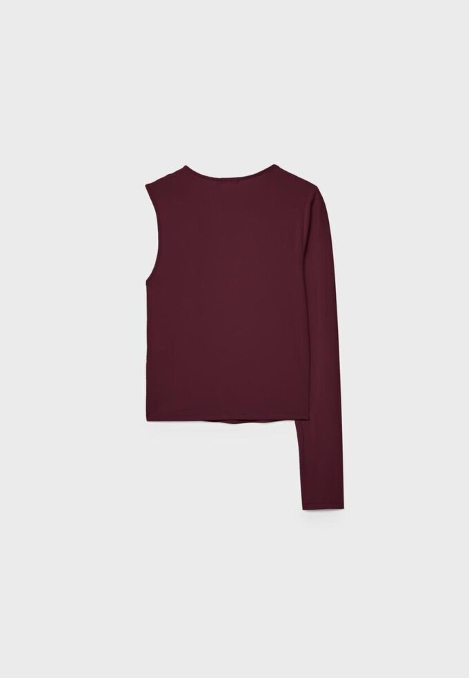 Asymmetrisk T-shirt med metallspänne Asymmetrisk T-shirt med metallspänne