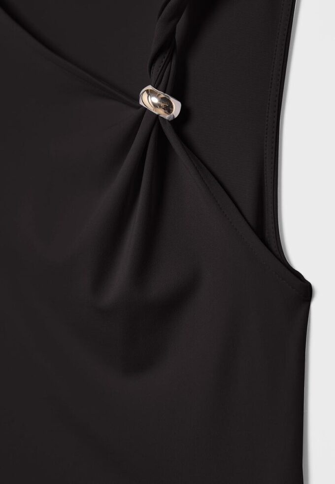 Asymmetrisk T-shirt med metallspänne
