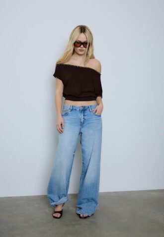 Asymmetrisk T-shirt med nitar