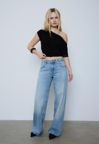 Asymmetrisk T-shirt med nitar