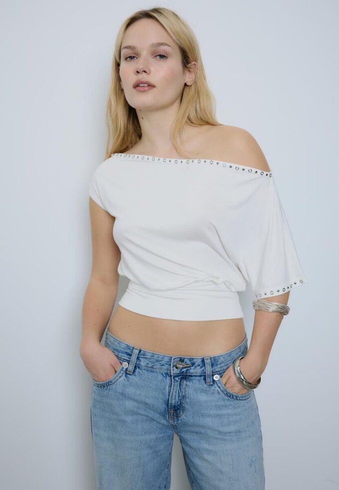 Asymmetrisk T-shirt med nitar