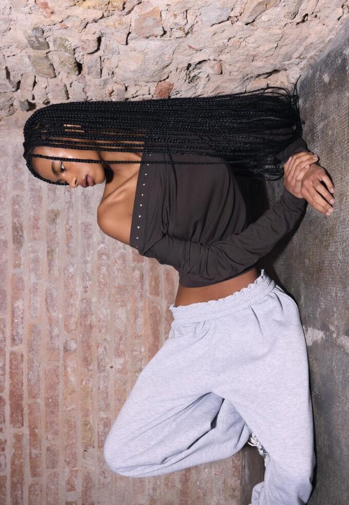 Asymmetrisk T-shirt med nitar