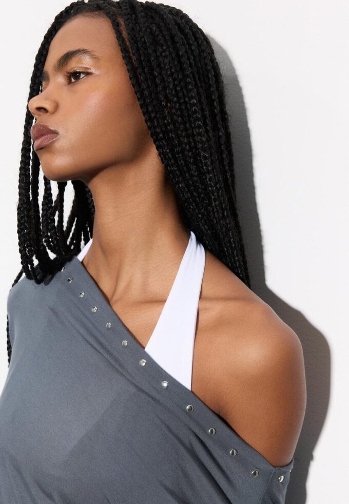 Asymmetrisk T-shirt med nitar