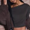 Asymmetrisk T-shirt med nitar