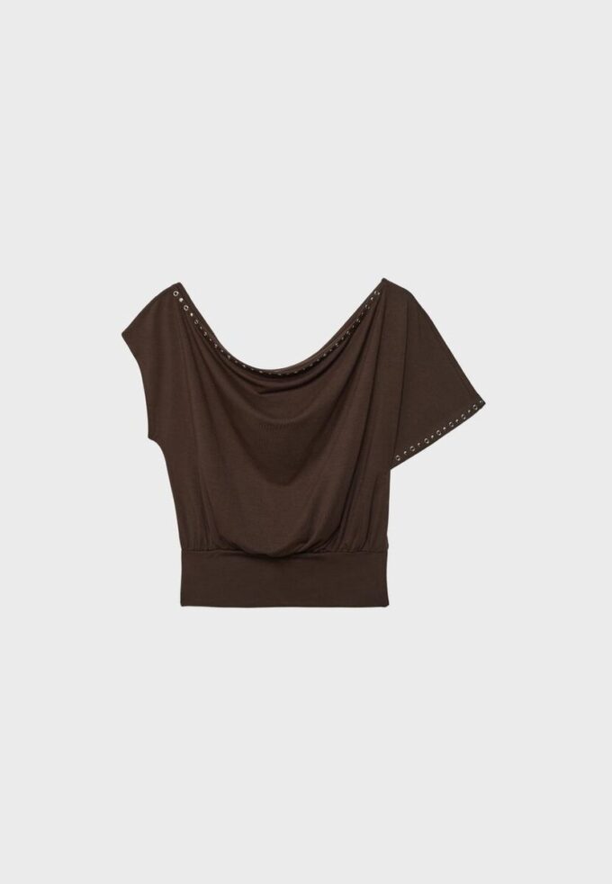 Asymmetrisk T-shirt med nitar