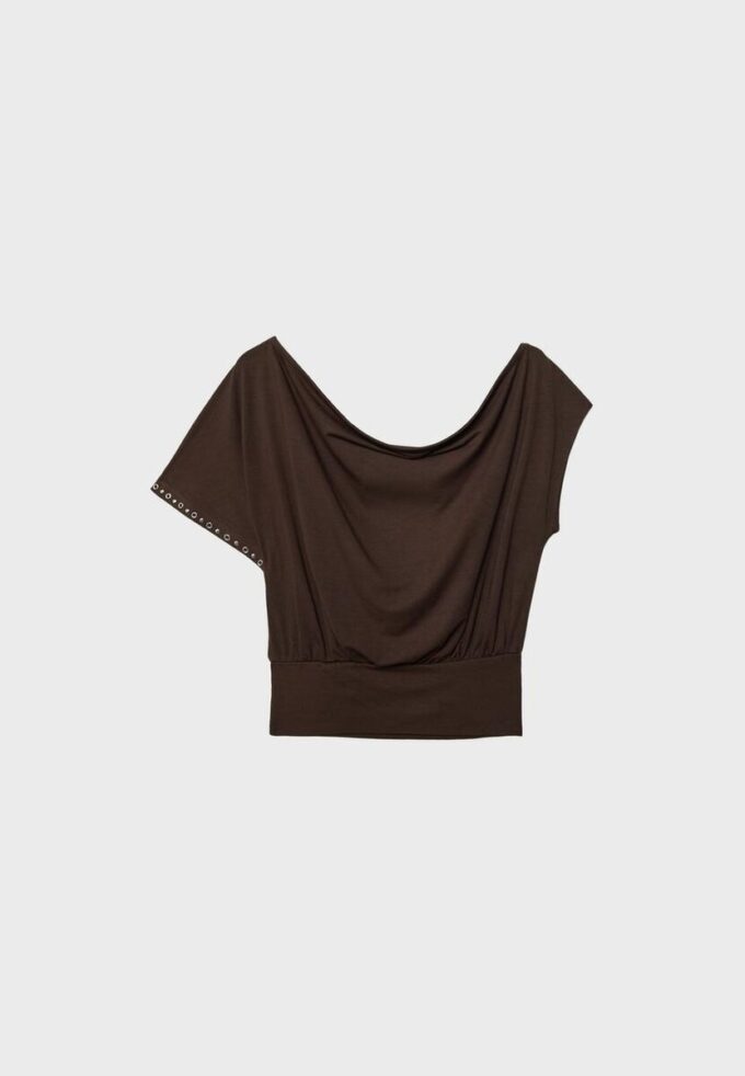 Asymmetrisk T-shirt med nitar