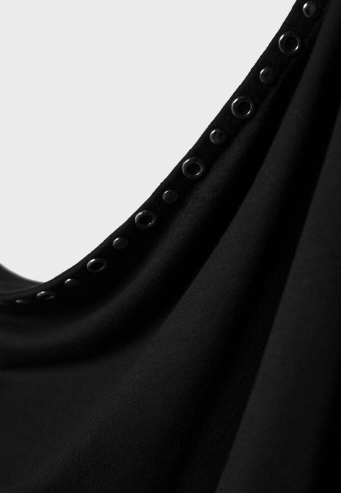 Asymmetrisk T-shirt med nitar