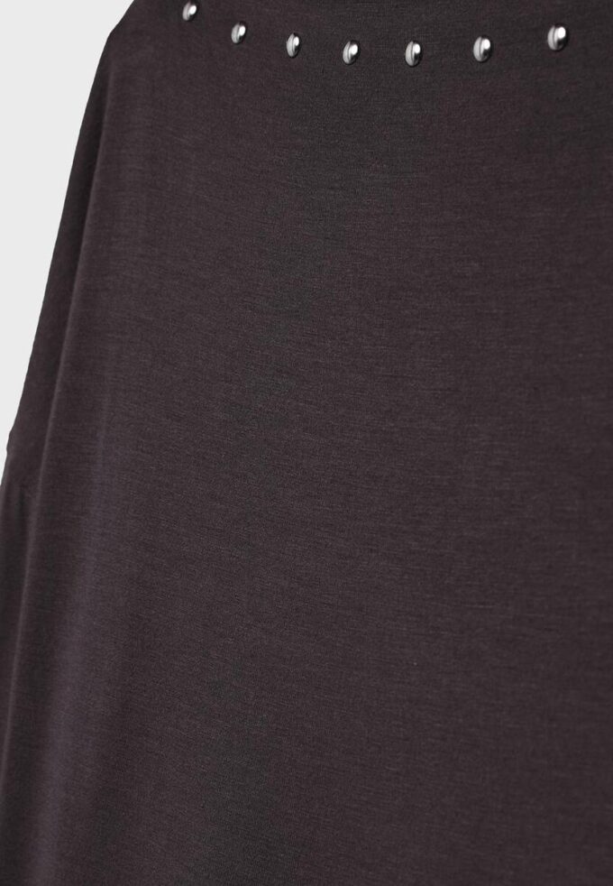 Asymmetrisk T-shirt med nitar