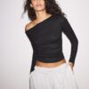 Asymmetrisk T-shirt med rynkad detalj