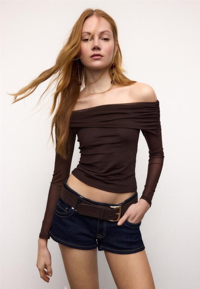 Asymmetrisk tyll-T-shirt