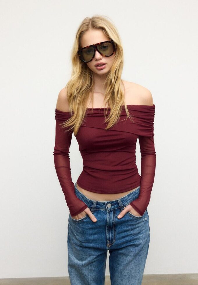Asymmetrisk tyll-T-shirt