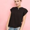 B06 Basplagg T-shirt med nedhasade axlar