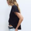 B06 Basplagg T-shirt med nedhasade axlar