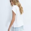 B06 Basplagg T-shirt med nedhasade axlar