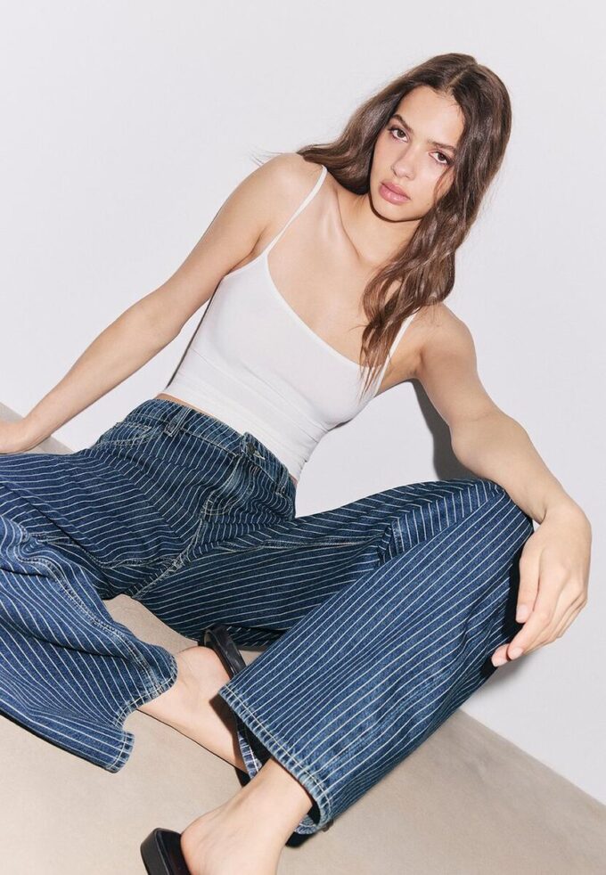 Baggy-jeans med randigt mönster och medelhög midja Baggy-jeans med randigt mönster och medelhög midja