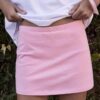Basplagg med enkel stickad skort