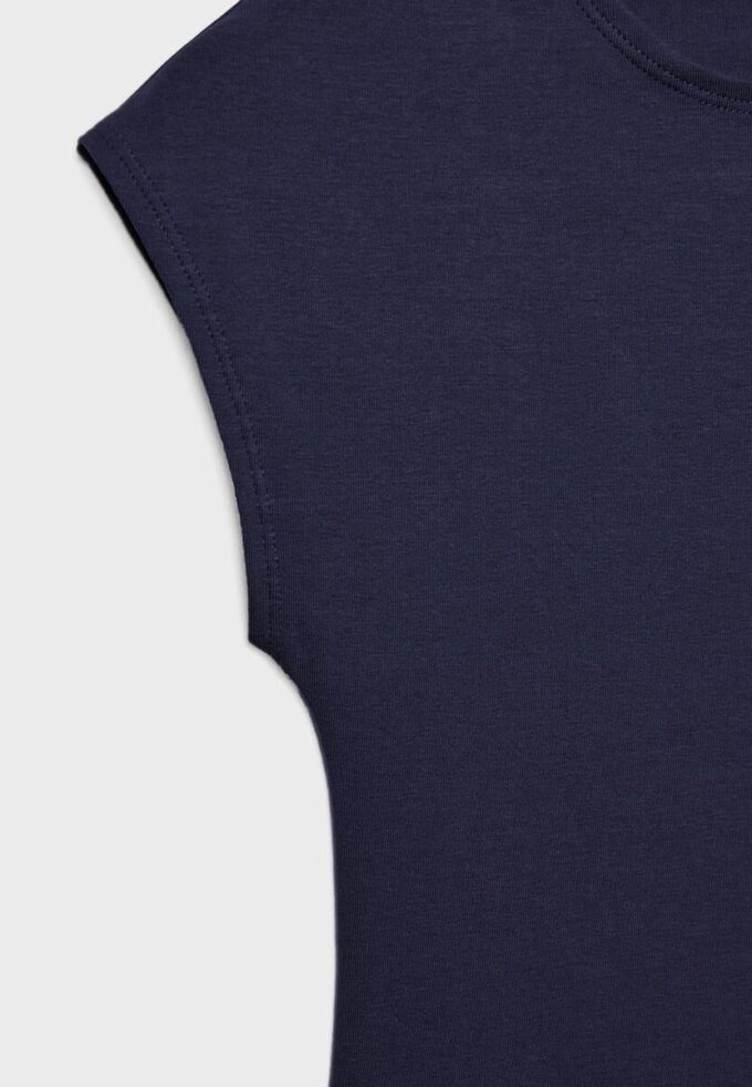 Basplagg med figursydd kort T-shirt