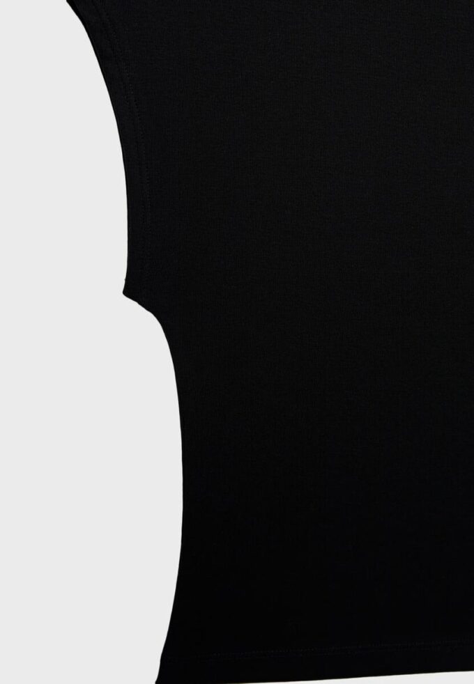 Basplagg med figursydd kort T-shirt