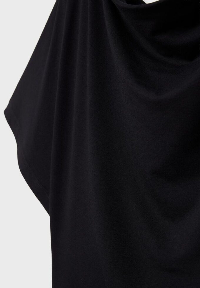 Basplagg med fladdermusärmar