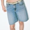 Bermudashorts i denim med bälte Bermudashorts i denim med bälte