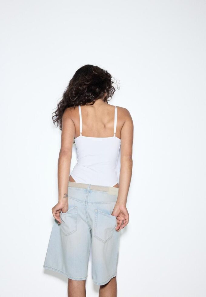Bermudashorts i denim med bälte