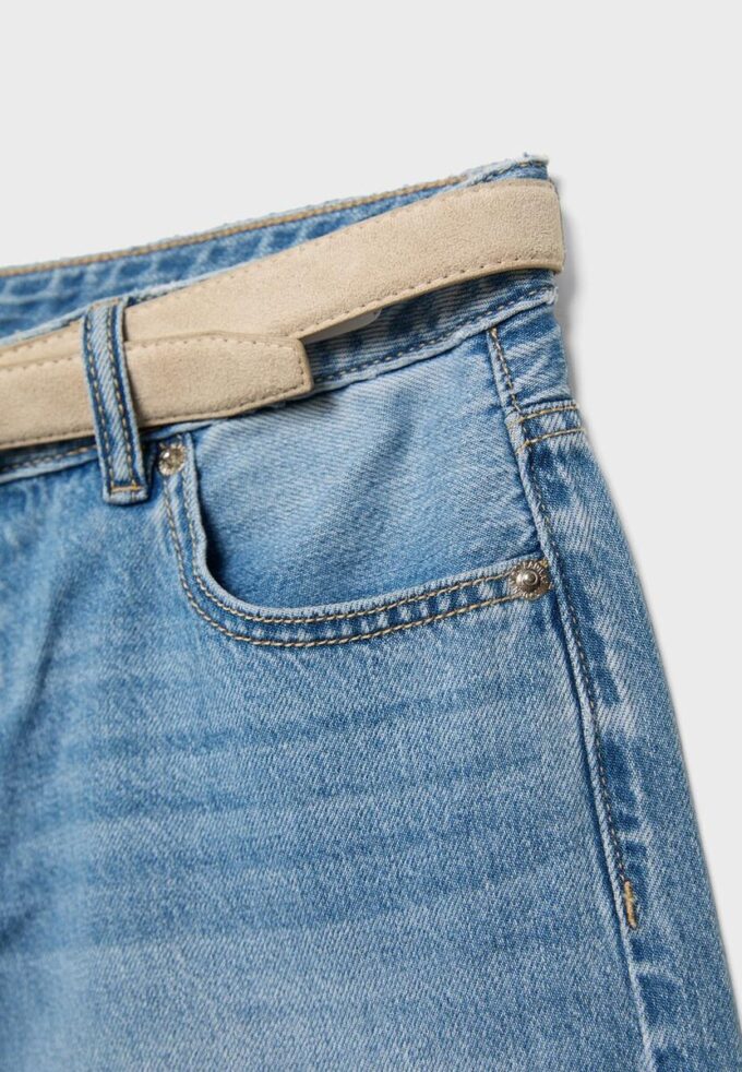 Bermudashorts i denim med bälte Bermudashorts i denim med bälte
