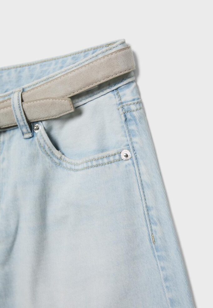 Bermudashorts i denim med bälte