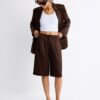 Bermudashorts i satin med insnitt Bermudashorts i satin med insnitt