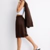 Bermudashorts i satin med insnitt Bermudashorts i satin med insnitt