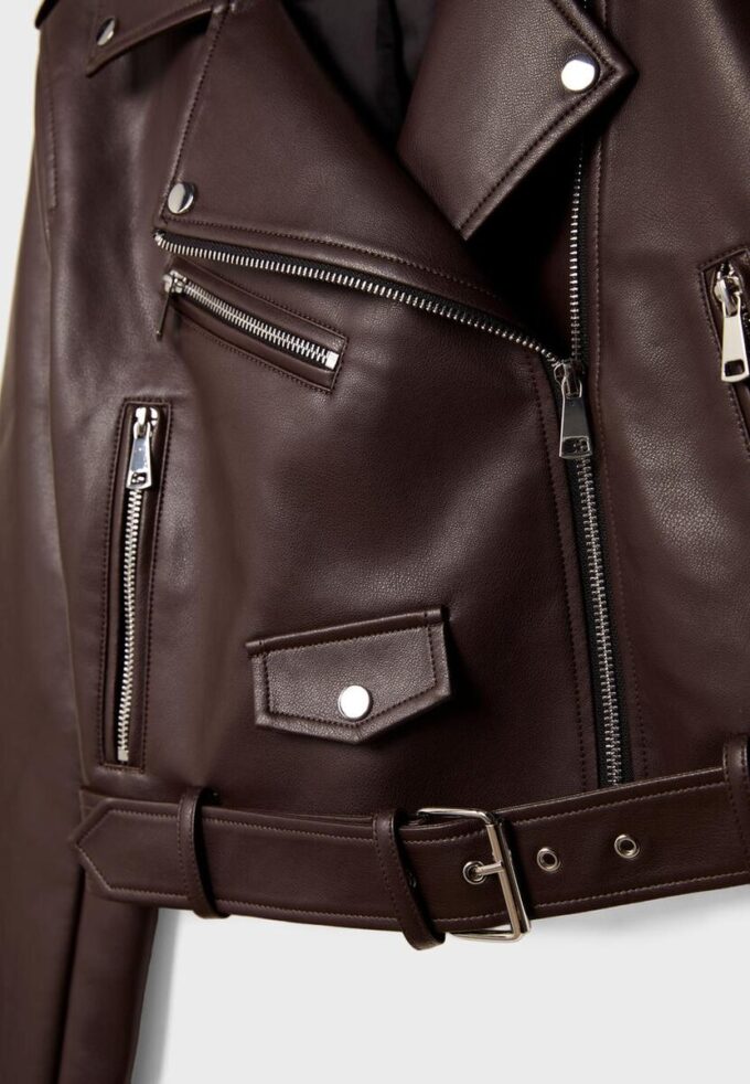 Bikerjacka i konstläder med bälte
